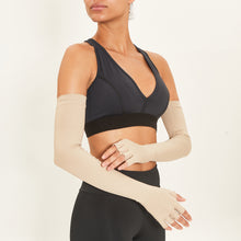 Laden Sie das Bild in den Galerie-Viewer, Image 02: Uv Line Gants Extra Long Glove Chocolate Upf50+
