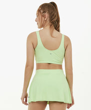 Laden Sie das Bild in den Galerie-Viewer, Model Back: Alto Giro Fitness Haut Top Bodytex Regata Verde Joy
