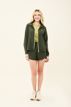 Laden Sie das Bild in den Galerie-Viewer, Image 06: Uv Line Fitness Robes Bag-Foldable Windbreaker Jacket Verde Militar
