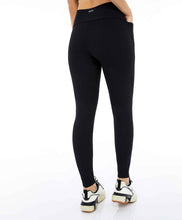Laden Sie das Bild in den Galerie-Viewer, Einzigartige Recortes Preto-Leggings
