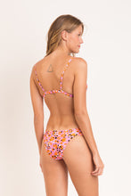 Laden Sie das Bild in den Galerie-Viewer, Model Back: Rio De Sol Bas Bottom Sweet-Camo Baobi
