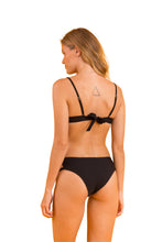 Laden Sie das Bild in den Galerie-Viewer, Model Back: Rio De Sol Ensemble Set Bora-Black Bra-Trio Madrid-Trio
