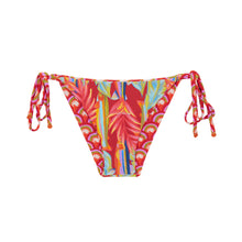 Laden Sie das Bild in den Galerie-Viewer, Product Back: Rio De Sol Bas Bottom Floral-Scales Lacinho
