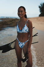 Laden Sie das Bild in den Galerie-Viewer, Image 10: Wednesday In Hawaii By Rio De Sol Haut Top Pua-Pacifica Hana

