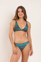 Laden Sie das Bild in den Galerie-Viewer, Model Front: Rio De Sol Bas Bottom Brisa Essential-Comfy
