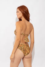 Laden Sie das Bild in den Galerie-Viewer, Model Back: Rio De Sol Bas Bottom Yellow-Feline Essential-Comfy
