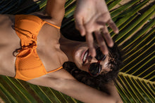 Laden Sie das Bild in den Galerie-Viewer, Image 06: Rio De Sol Haut Top Dots-Mango Balconet-Tie
