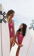 Laden Sie das Bild in den Galerie-Viewer, Image 05: Uv Line Une Pièce Fille Swimsuit Girl Marcela Fuchsia White Upf50+
