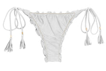 Laden Sie das Bild in den Galerie-Viewer, Product Front: Rio De Sol Bas Bottom Shimmer-White Frufru-Fio
