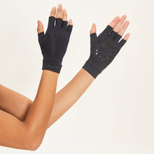 Laden Sie das Bild in den Galerie-Viewer, Image 04: Uv Line Gants Short Gloves Uni Black Upf50+
