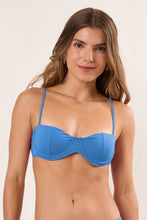 Laden Sie das Bild in den Galerie-Viewer, Gallery: Wednesday In Hawaii By Rio De Sol Haut Top Pacifica Coral
