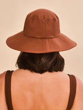 Laden Sie das Bild in den Galerie-Viewer, Model Back: Uv Line Chapeau Souple/Capeline Lyon Conhaque Upf50+
