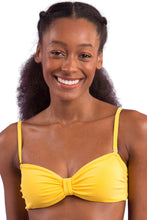 Laden Sie das Bild in den Galerie-Viewer, Gallery: Rio De Sol Haut Top Malibu-Yellow Bandeau-Duo
