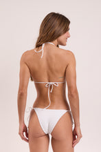 Laden Sie das Bild in den Galerie-Viewer, Model Back: Rio De Sol Ensemble Set Memphis-White Tri-Inv Lacinho
