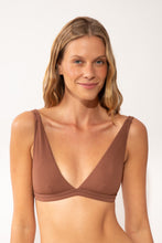 Laden Sie das Bild in den Galerie-Viewer, Gallery: Rio De Sol Haut Top Sand-Cappuccino Alba
