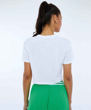 Laden Sie das Bild in den Galerie-Viewer, Model Back: Alto Giro Fitness Haut T-Shirt Nylon Dry Alto Giro Branco
