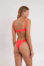Laden Sie das Bild in den Galerie-Viewer, Model Back: Rio De Sol Haut Top Malibu-Folia Agnes
