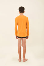 Laden Sie das Bild in den Galerie-Viewer, Model Back: Uv Line T-Shirt Longsleeve Uvpro Kids Orange Upf50+
