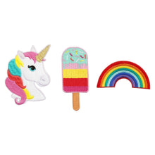 Laden Sie das Bild in den Galerie-Viewer, Product Front: Sunnylife Games/Activities Badges Sweet Tooth
