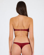 Laden Sie das Bild in den Galerie-Viewer, Image 06: Rio De Sol Ensemble Set Shimmer-Divino Bandeau-Knot Nice-Fio
