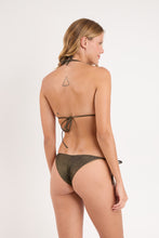 Laden Sie das Bild in den Galerie-Viewer, Model Back: Rio De Sol Ensemble Set Radiante-Black Tri-Inv Cheeky-Tie
