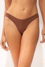 Laden Sie das Bild in den Galerie-Viewer, Gallery: Rio De Sol Bas Bottom Sand-Cappuccino Nara
