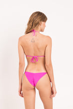 Laden Sie das Bild in den Galerie-Viewer, Model Back: Rio De Sol Ensemble Set Malibu-Rosa Tri-Inv Cheeky-Tie
