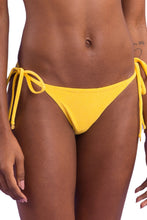 Laden Sie das Bild in den Galerie-Viewer, Gallery: Rio De Sol Bas Bottom Malibu-Yellow Cheeky-Tie

