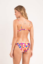 Laden Sie das Bild in den Galerie-Viewer, Model Back: Rio De Sol Ensemble Set Funny Balconet-Tie Ibiza-Comfy
