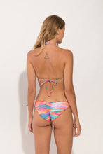Laden Sie das Bild in den Galerie-Viewer, Model Back: Rio De Sol Ensemble Set River Frufru-Comfy
