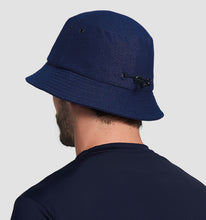 Laden Sie das Bild in den Galerie-Viewer, Model Back: Uv Line Bob Hat Toronto Colors Masc Navy Blue Upf50+
