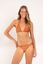 Laden Sie das Bild in den Galerie-Viewer, Image 05: Rio De Sol Ensemble Set Shimmer-Nocciola Mel
