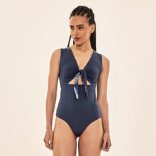 Laden Sie das Bild in den Galerie-Viewer, Image 04: Uv Line Une Pièce Mirela Coqueiros Marinho Upf50+
