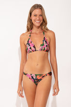 Laden Sie das Bild in den Galerie-Viewer, Model Front: Rio De Sol Haut Top Jolie Mel
