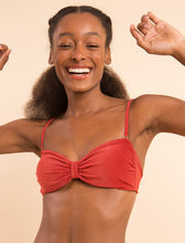 Laden Sie das Bild in den Galerie-Viewer, Image 08: Rio De Sol Haut Top Malibu-Chili Bandeau-Duo
