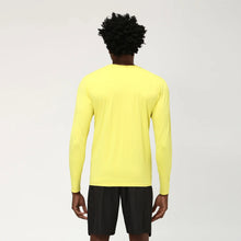 Laden Sie das Bild in den Galerie-Viewer, Model Back: Uv Line T-Shirt Longsleeve Uvpro Masc Yellow Upf50+
