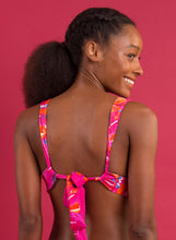 Laden Sie das Bild in den Galerie-Viewer, Image 12: Rio De Sol Haut Top Flavors Halter-Marina
