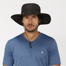 Laden Sie das Bild in den Galerie-Viewer, Model Front: Uv Line Chapeau Souple/Capeline Safari Preto Upf50+
