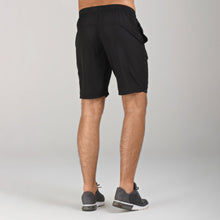 Laden Sie das Bild in den Galerie-Viewer, Model Back: Uv Line Bermuda / Short Pour Homme Shorts New Fit Br Masc Black Upf50+

