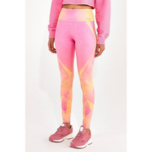 Laden Sie das Bild in den Galerie-Viewer, Model Front: Alto Giro Fitness Bas Legging Madagascar Sunset Sunset Vibes
