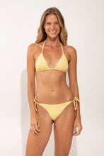 Laden Sie das Bild in den Galerie-Viewer, Model Front: Rio De Sol Bas Bottom Drift-Butterglow Lacinho
