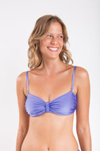 Laden Sie das Bild in den Galerie-Viewer, Gallery: Rio De Sol Haut Top Shimmer-Hortensia Bandeau-Crispy
