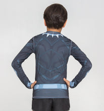Laden Sie das Bild in den Galerie-Viewer, Model Back: Uv Line T-Shirt Acqua Pantera Negra V20 Ml Inf Estampa
