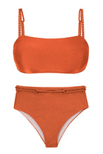 Laden Sie das Bild in den Galerie-Viewer, Product Front: Rio De Sol Ensemble Set Paprica Bandeau-Reto Hotpants
