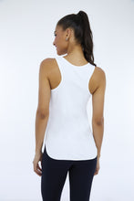 Laden Sie das Bild in den Galerie-Viewer, Model Back: Alto Giro Fitness Haut Regata Skin Fit Inspiracional Branco Optico
