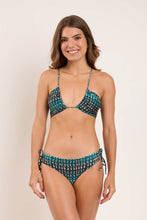 Laden Sie das Bild in den Galerie-Viewer, Model Front: Rio De Sol Haut Top Brisa Camille
