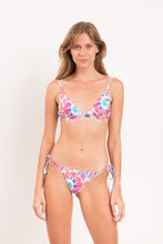 Laden Sie das Bild in den Galerie-Viewer, Model Front: Rio De Sol Bas Bottom Splash Cheeky-Tie
