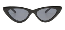 Laden Sie das Bild in den Galerie-Viewer, Model Front: Iyu Lunettes De Soleil Sigrid Noir
