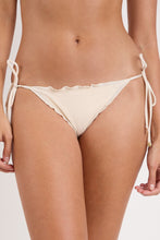 Laden Sie das Bild in den Galerie-Viewer, Gallery: Rio De Sol Bas Bottom Malibu-Natural Frufru
