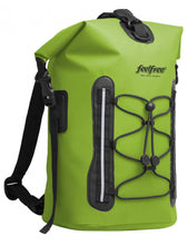 Laden Sie das Bild in den Galerie-Viewer, Model Back: Feelfree Sac De Plage Go Pack 20L Lime

